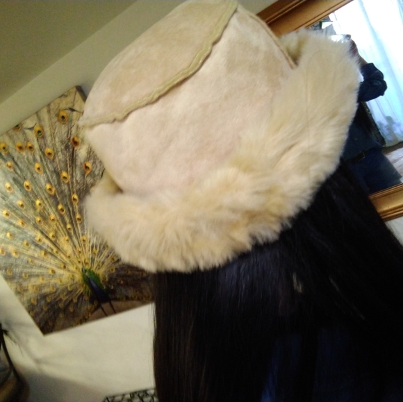 Faux Suede Carmel faux fur hat - Picture 7 of 7